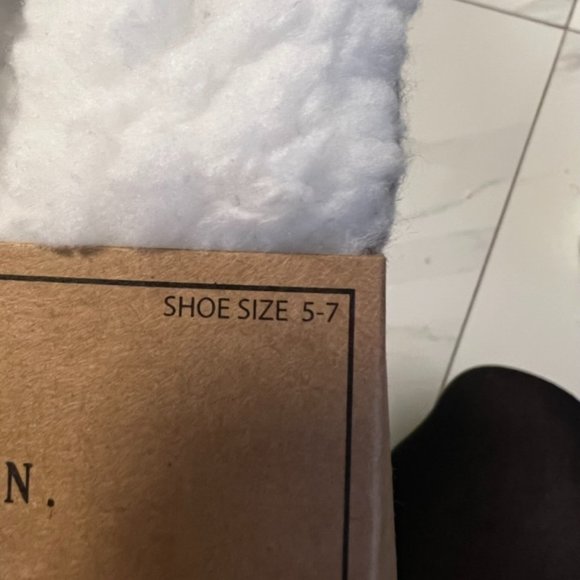 rae dunn love life white grey striped slipper socks size small medium 5-7 nwt - Picture 5 of 6